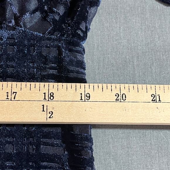 LC Lauren Conrad Runway Blouse Womens Medium Navy Blue Plaid‎ Sheer Bell Sleeve - Picture 10 of 10